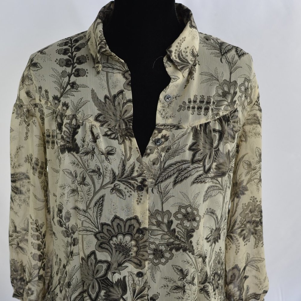 Van Heusen Sz Lg Black & White Floral Sheer Blouse